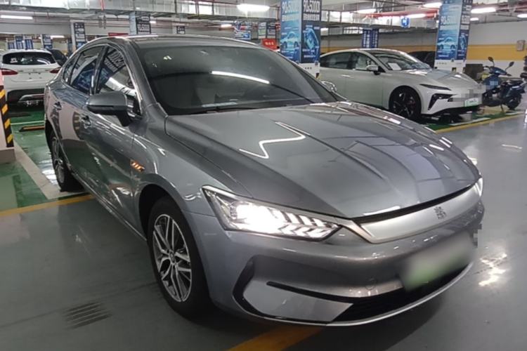 Used BYD Qin PLUS 2024 Honor Edition EV 420KM Leading Model Front Right 45 Deg
