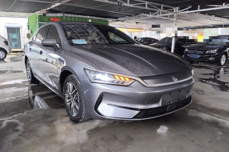 Used BYD Qin PLUS 2024 Honor Edition EV 510KM Leading Model Front Right 45 Deg