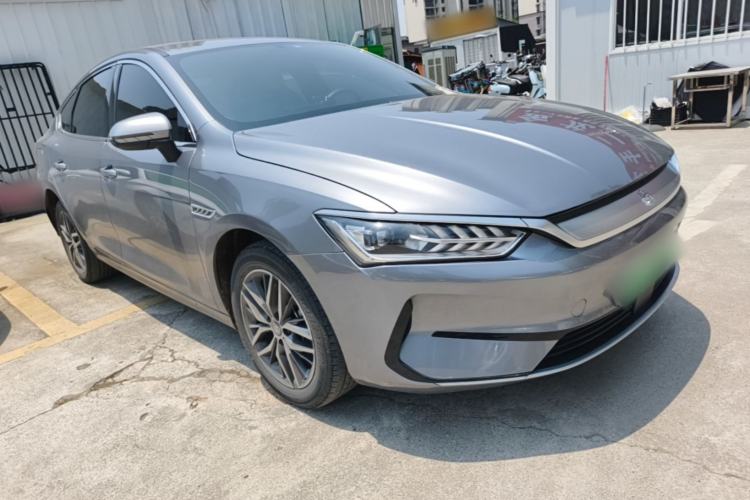Used BYD Qin PLUS 2024 Honor Edition EV 420KM Leading Model Front Right 45 Deg