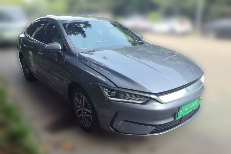 Used BYD Qin PLUS 2024 Honor Edition EV 510KM Leading Model Front Right 45 Deg