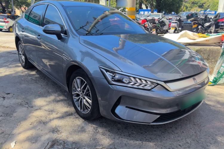 Used BYD Qin PLUS 2024 Honor Edition EV 420KM Leading Model Front Right 45 Deg