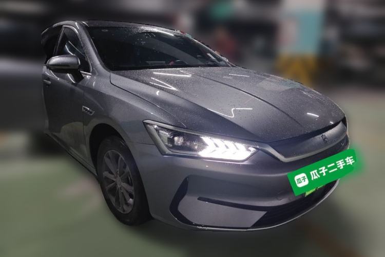 Used BYD Qin PLUS 2024 Honor Edition EV 420KM Leading Model Front Right 45 Deg