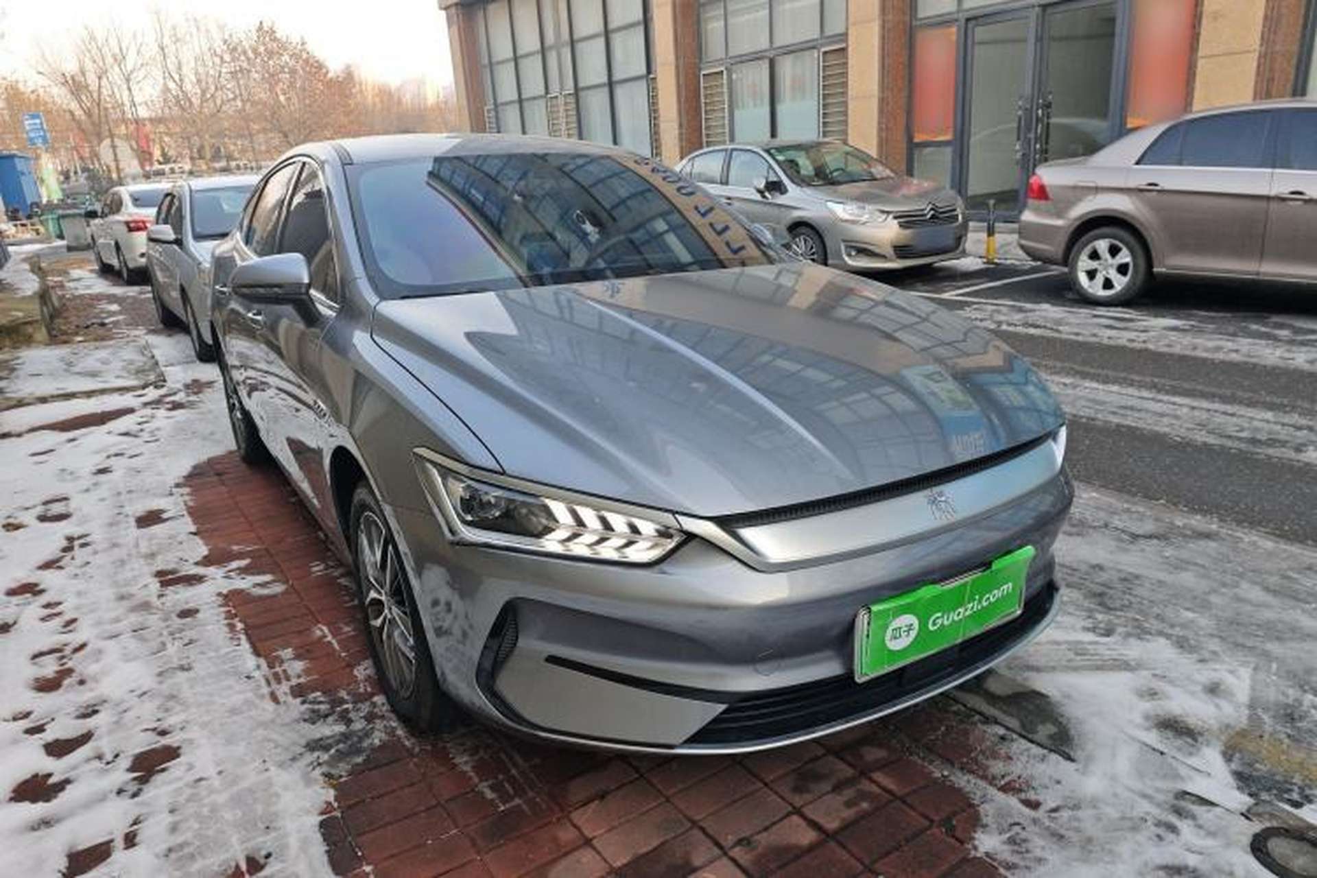 Used BYD Qin PLUS 2024 Honor Edition EV 420KM Leading Model Front Right 45 Deg