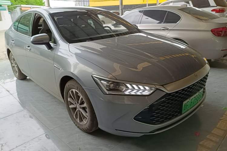 Used BYD Qin PLUS 2024 HONOR Edition DM-i 55KM Leading Model Front Right 45 Deg