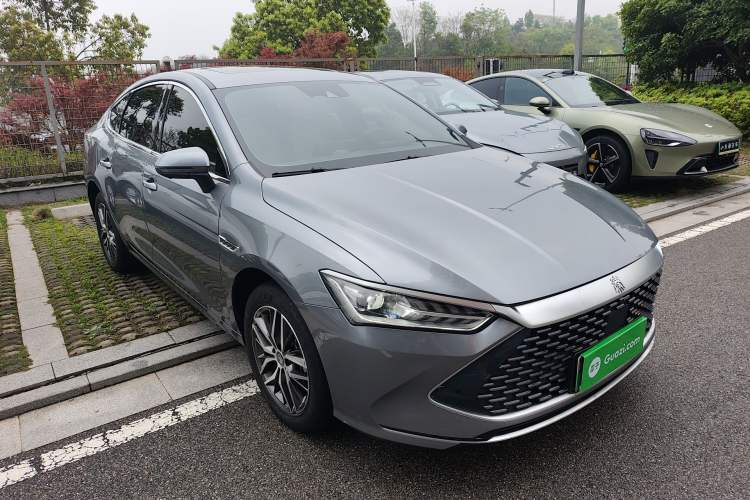 Used BYD Qin PLUS 2024 HONOR Edition DM-i 120KM Excellence Model Front Right 45 Deg
