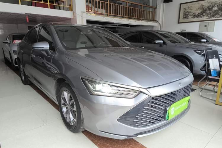 Used BYD Qin PLUS 2024 HONOR Edition DM-i 55KM Leading Model Front Right 45 Deg