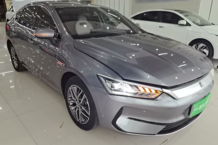 Used BYD Qin PLUS 2024 Honor Edition EV 420KM Leading Model Front Right 45 Deg