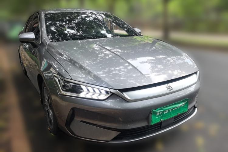 Used BYD Qin PLUS 2024 Honor Edition EV 510KM Leading Model Front Right 45 Deg