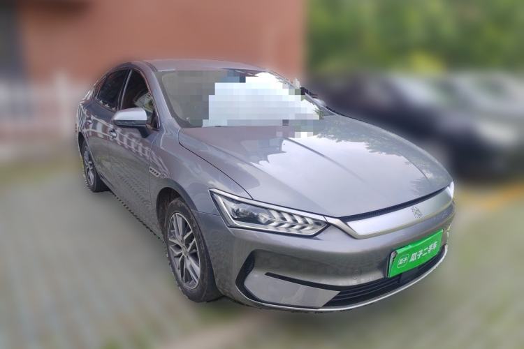 Used BYD Qin PLUS 2024 Honor Edition EV 420KM Leading Model Front Right 45 Deg