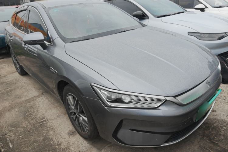 Used BYD Qin PLUS 2024 Honor Edition EV 510KM Leading Model Front Right 45 Deg