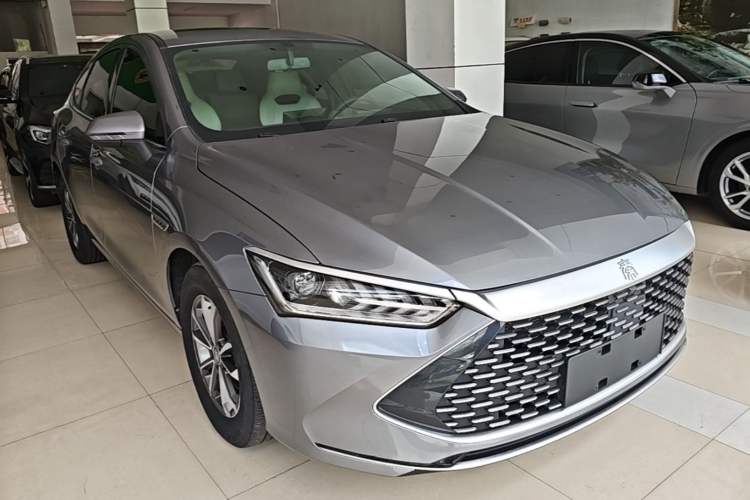 Used BYD Qin PLUS 2024 HONOR Edition DM-i 55KM Leading Model Front Right 45 Deg