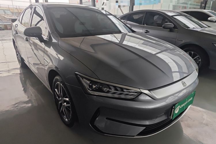Used BYD Qin PLUS 2024 Honor Edition EV 510KM Leading Model Front Right 45 Deg