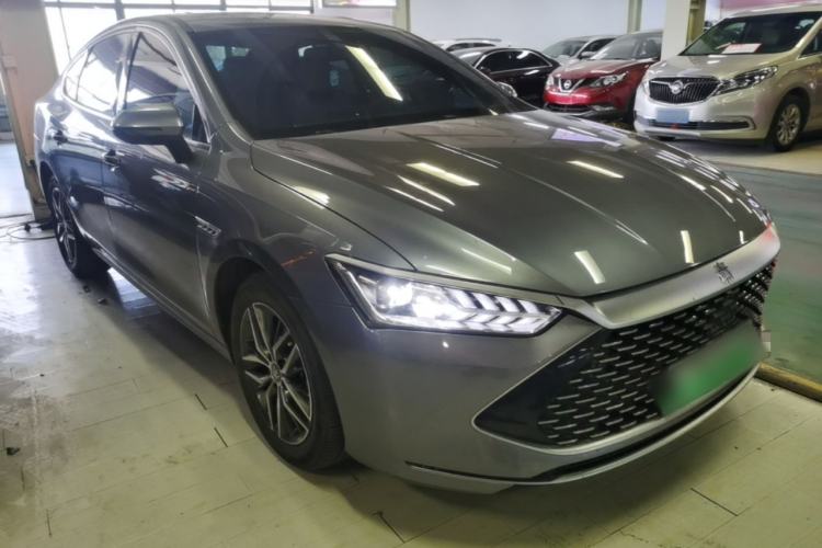 Used BYD Qin PLUS 2024 HONOR Edition DM-i 55KM Beyond Model Front Right 45 Deg