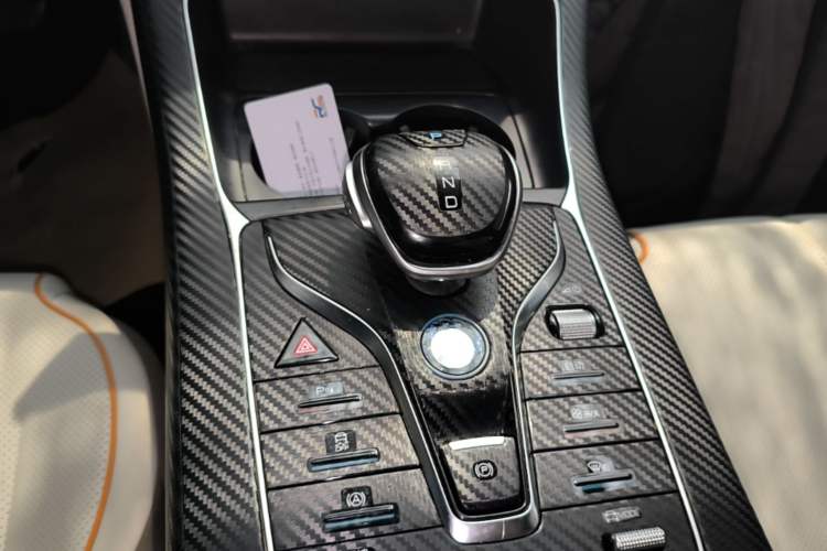 Used BYD Qin PLUS 2024 Honor Edition EV 510KM Leading Model Gear Lever