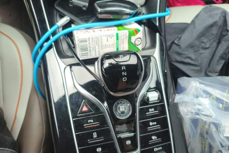 Used BYD Qin PLUS 2024 Honor Edition EV 420KM Leading Model Gear Lever