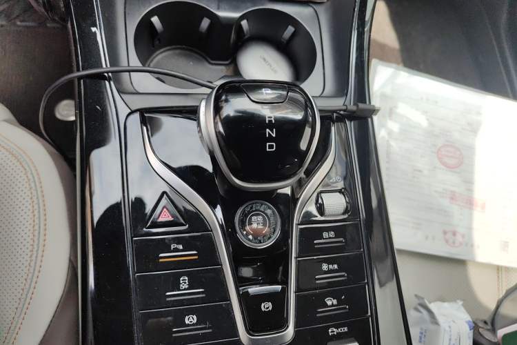 Used BYD Qin PLUS 2024 HONOR Edition DM-i 55KM Leading Model Gear Lever