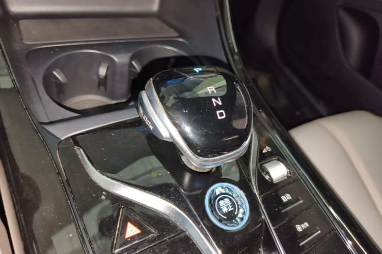 Used BYD Qin PLUS 2024 HONOR Edition DM-i 55KM Leading Model Gear Lever