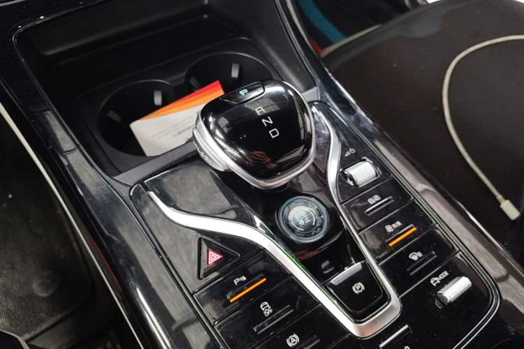 Used BYD Qin PLUS 2024 HONOR Edition DM-i 55KM Leading Model Gear Lever