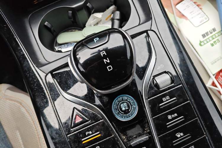 Used BYD Qin PLUS 2024 HONOR Edition DM-i 55KM Leading Model Gear Lever