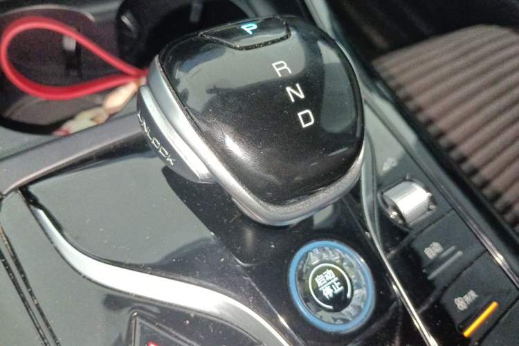 Used BYD Qin PLUS 2024 HONOR Edition DM-i 55KM Leading Model Gear Lever