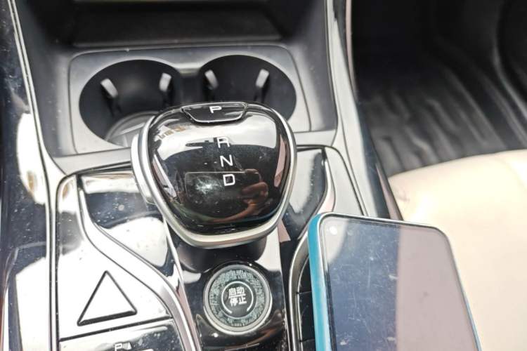 Used BYD Qin PLUS 2024 HONOR Edition DM-i 55KM Leading Model Gear Lever