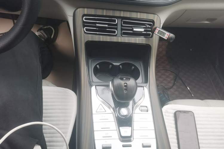 Used BYD Qin PLUS 2024 HONOR Edition DM-i 55KM Leading Model Gear Lever