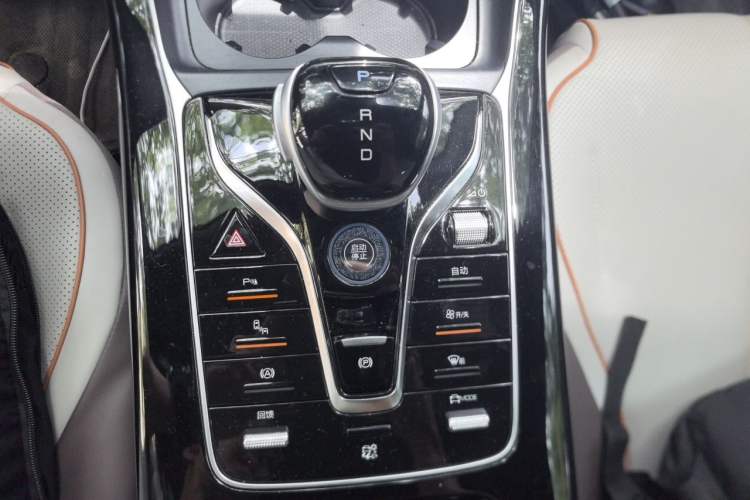 Used BYD Qin PLUS 2024 Honor Edition EV 510KM Excellence Model Gear Lever