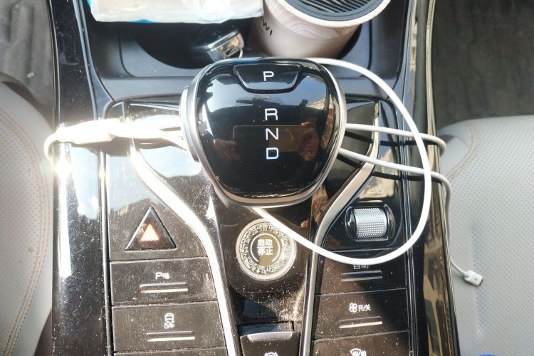 Used BYD Qin PLUS 2024 HONOR Edition DM-i 55KM Leading Model Gear Lever