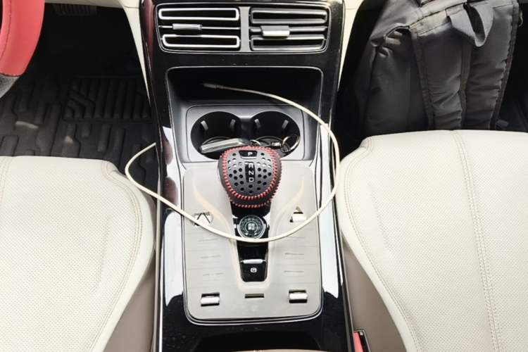 Used BYD Qin PLUS 2024 HONOR Edition DM-i 55KM Leading Model Gear Lever