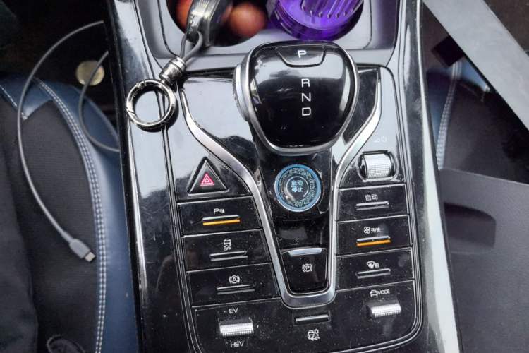 Used BYD Qin PLUS 2024 HONOR Edition DM-i 55KM Leading Model Gear Lever