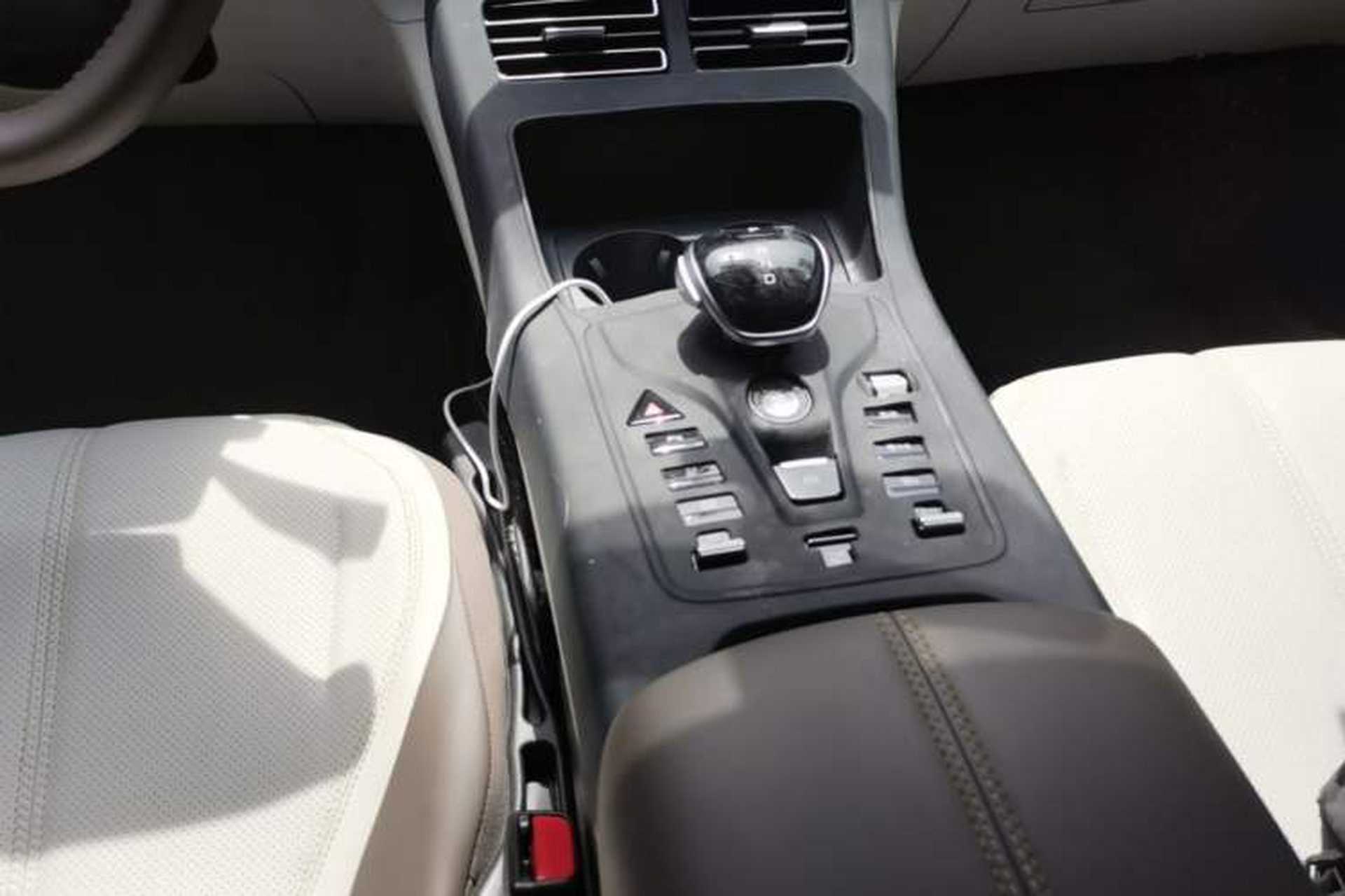 Used BYD Qin PLUS 2024 HONOR Edition DM-i 55KM Leading Model Gear Lever