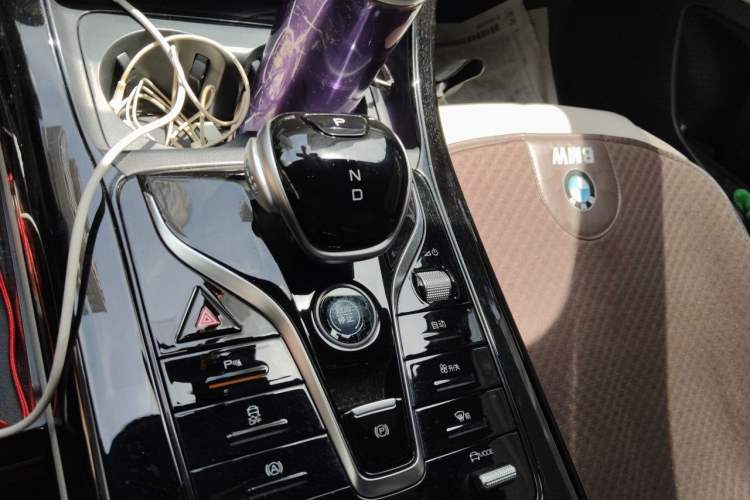 Used BYD Qin PLUS 2024 HONOR Edition DM-i 55KM Leading Model Gear Lever