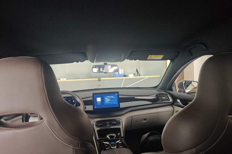 Used BYD Qin PLUS 2024 HONOR Edition DM-i 55KM Leading Model Headliner