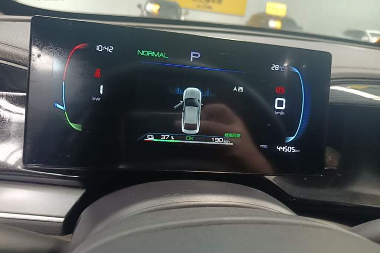 Used BYD Qin PLUS 2024 Honor Edition EV 510KM Leading Model Instrument Cluster