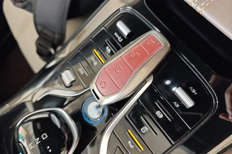 Used BYD Qin PLUS 2024 HONOR Edition DM-i 55KM Leading Model Interior 1