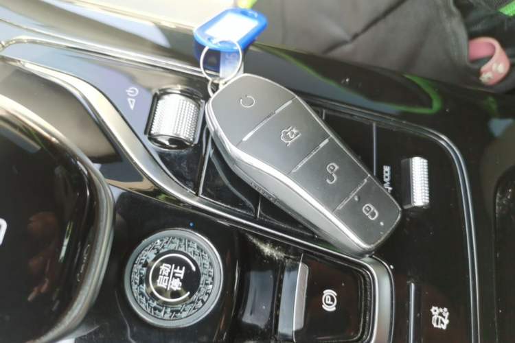 Used BYD Qin PLUS 2024 HONOR Edition DM-i 55KM Leading Model Interior 1