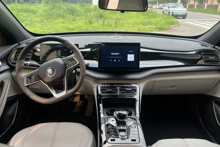 Used BYD Qin PLUS 2024 HONOR Edition DM-i 55KM Leading Model Interior 1