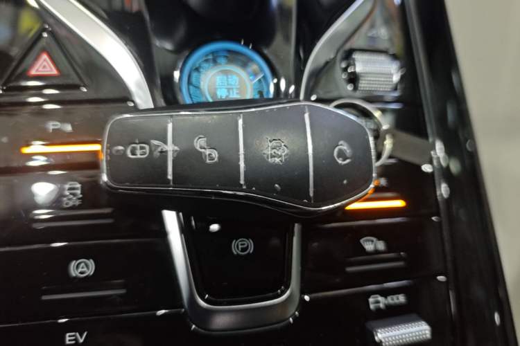 Used BYD Qin PLUS 2024 HONOR Edition DM-i 55KM Leading Model Interior 1