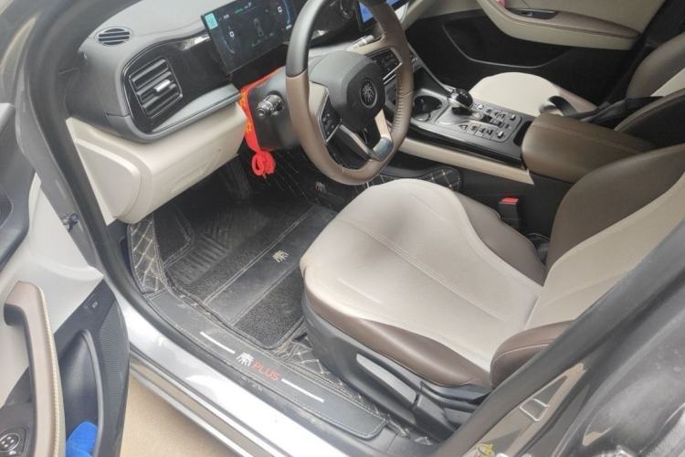 Used BYD Qin PLUS 2024 HONOR Edition DM-i 55KM Leading Model Interior 1