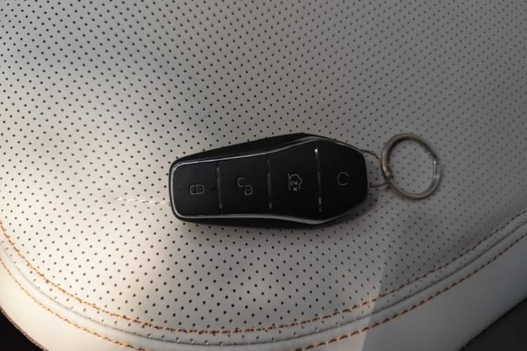 Used BYD Qin PLUS 2024 HONOR Edition DM-i 55KM Leading Model Interior 1