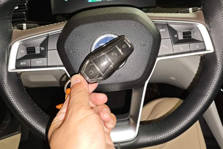 Used BYD Qin PLUS 2024 HONOR Edition DM-i 55KM Leading Model Interior 1