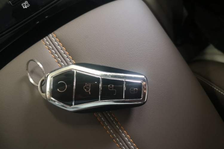 Used BYD Qin PLUS 2024 HONOR Edition DM-i 55KM Leading Model Interior 1
