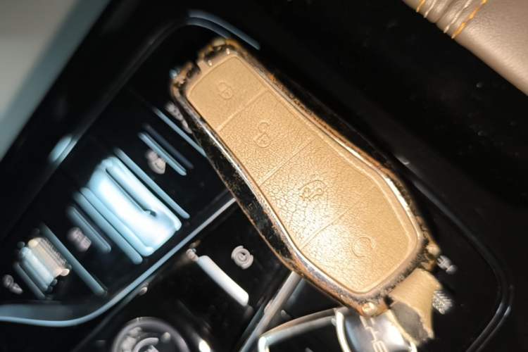 Used BYD Qin PLUS 2024 HONOR Edition DM-i 55KM Leading Model Interior 1