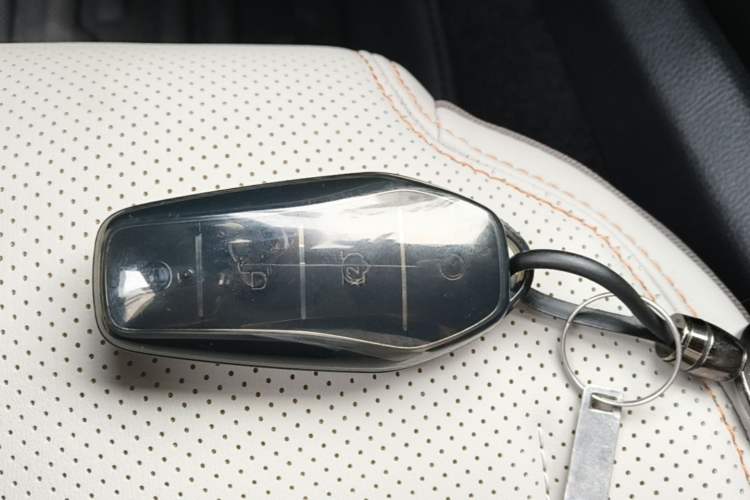 Used BYD Qin PLUS 2024 HONOR Edition DM-i 55KM Leading Model Interior 1