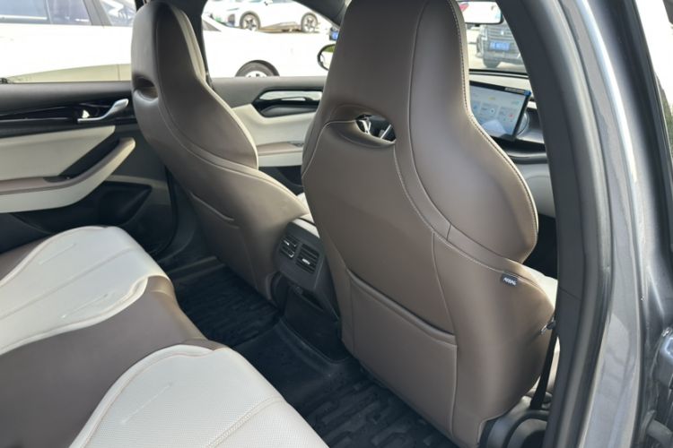 Used BYD Qin PLUS 2024 HONOR Edition DM-i 55KM Leading Model Interior 14
