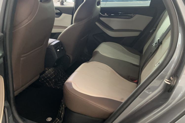 Used BYD Qin PLUS 2024 HONOR Edition DM-i 55KM Leading Model Interior 2