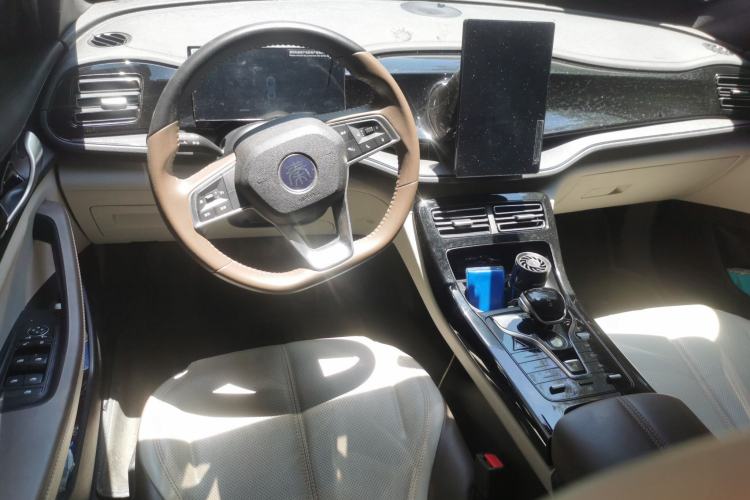 Used BYD Qin PLUS 2024 HONOR Edition DM-i 55KM Leading Model Interior 2