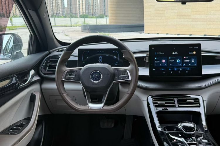 Used BYD Qin PLUS 2024 HONOR Edition DM-i 55KM Leading Model Interior 2