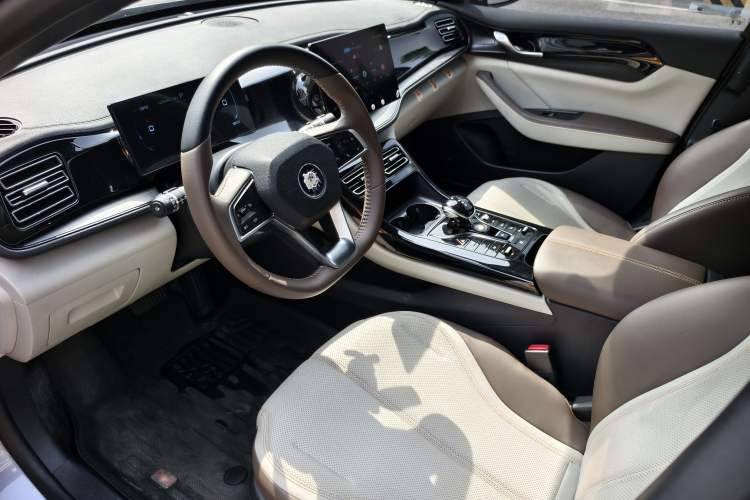 Used BYD Qin PLUS 2024 HONOR Edition DM-i 55KM Leading Model Interior 2
