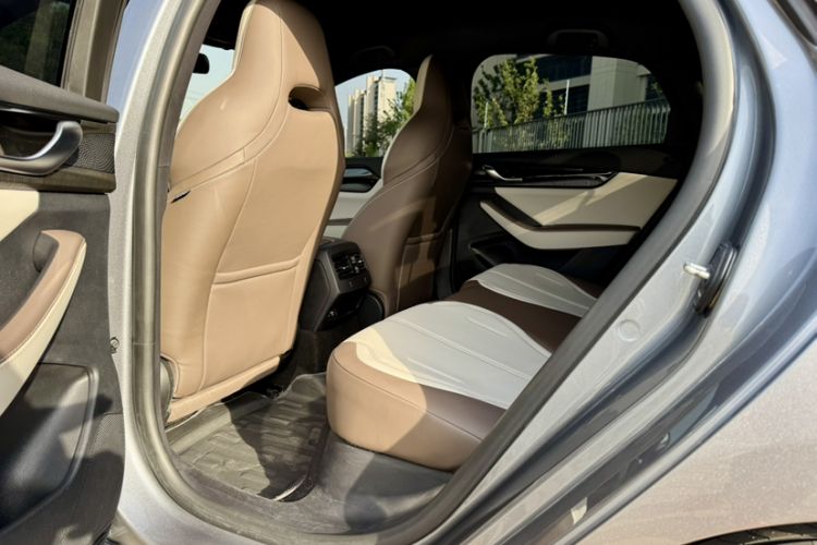 Used BYD Qin PLUS 2024 HONOR Edition DM-i 55KM Leading Model Interior 2